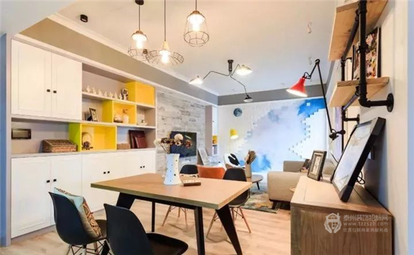 93平北歐混搭三室，客廳背景墻超有個(gè)性