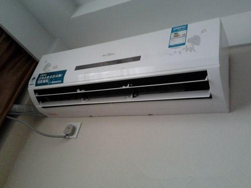 倆鄰居幾乎全天都開空調(diào)，每個月電費卻相差不少，用對才更省電！