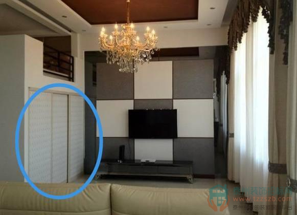 頭次見人把睡床裝在衣柜頂上，實(shí)用又不占地方，效果驚人！