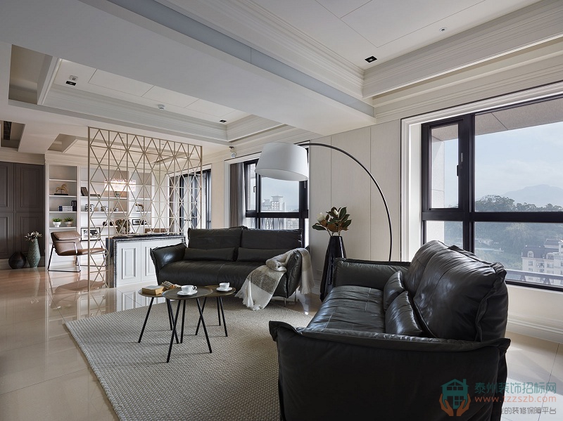 我家客廳越看越不順眼，原來是沙發(fā)出了問題