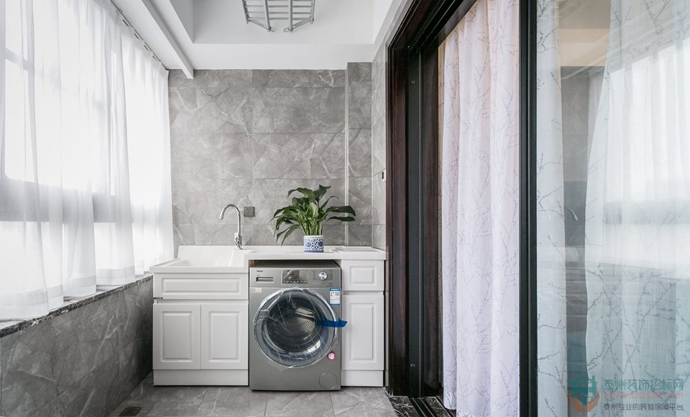 洗衣機假如放陽臺，那別忘記裝這個小物品！