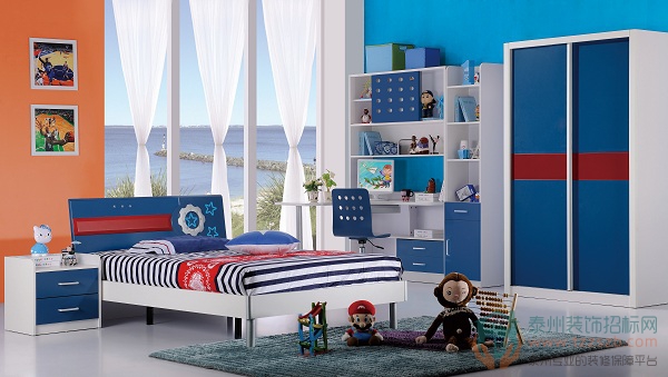 定制衣柜適合用密度板、實(shí)木還是顆粒板？