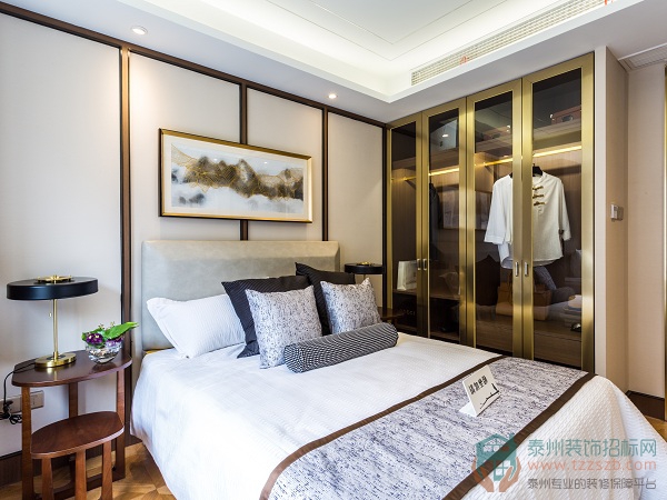 臥室裝修別把衣柜占滿墻！定制衣柜有哪些誤區(qū)？