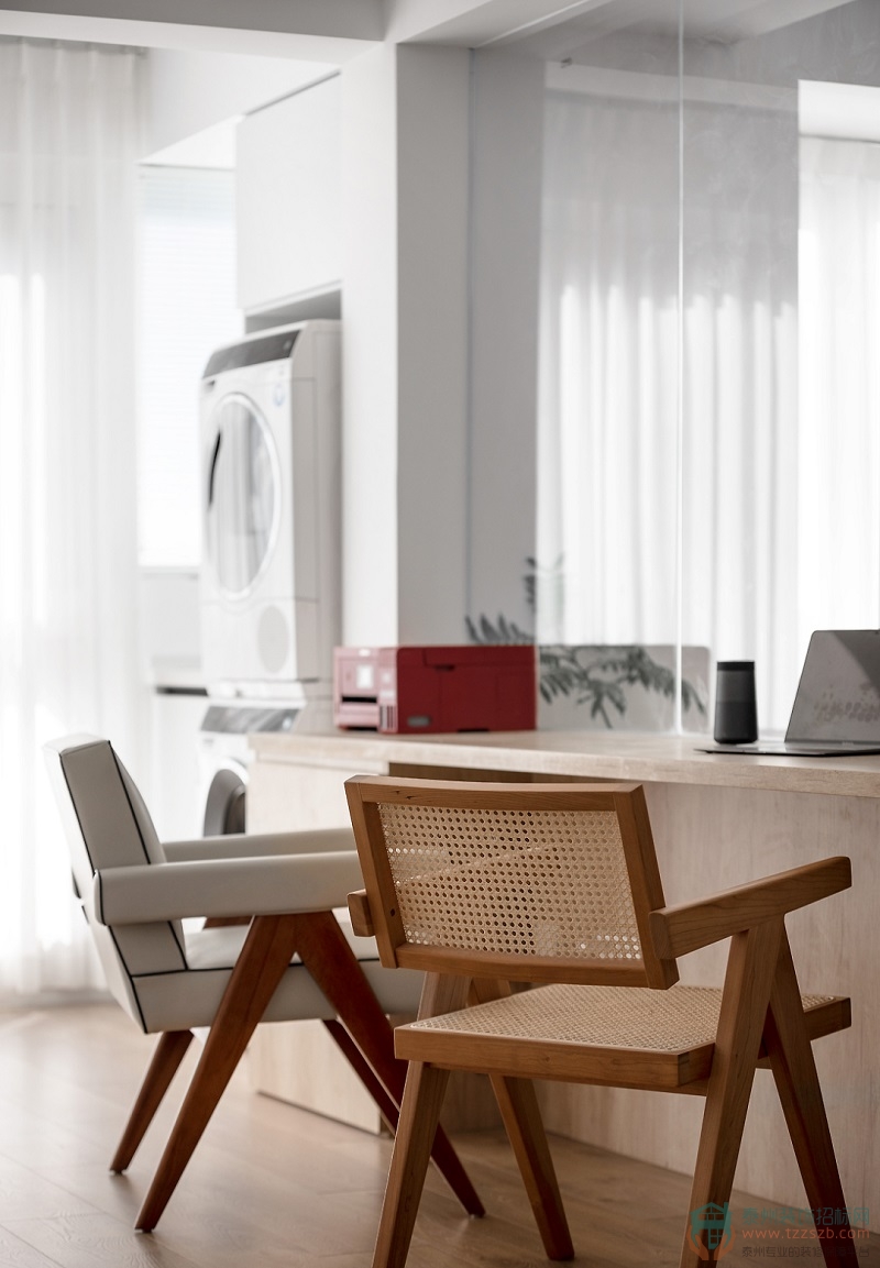 04161539c182f660296220.jpg 2.jpg