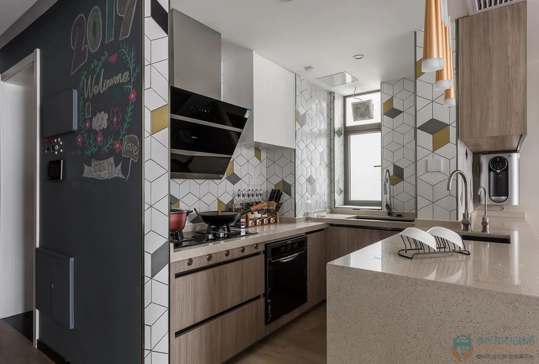 281052061711d0bb825455.jpg 6.jpg