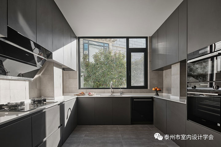 160913214d2d4efbad9182.jpg 18.jpg